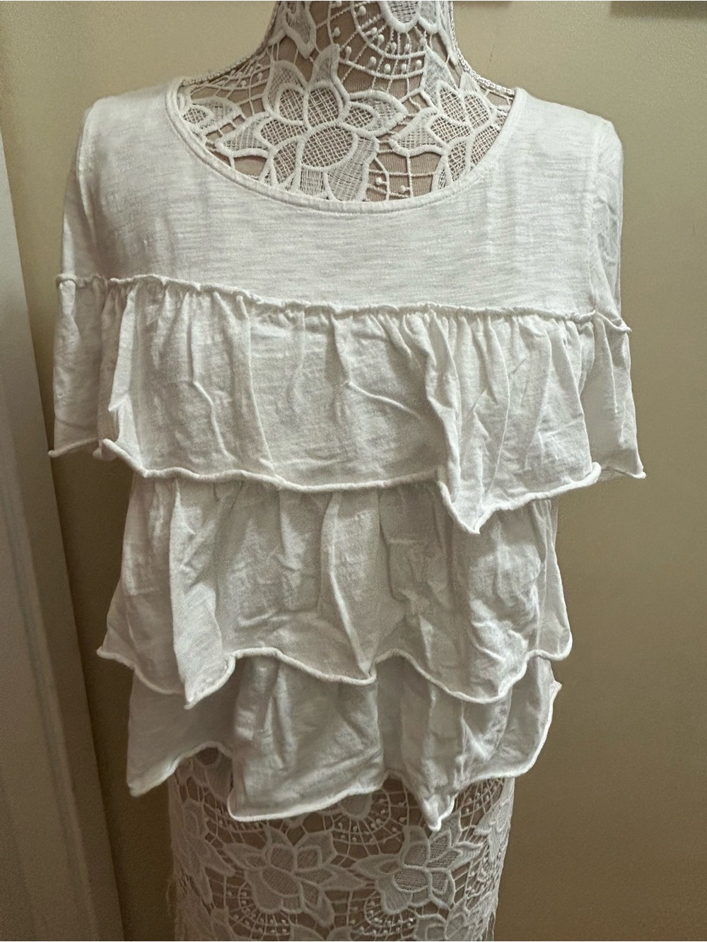 ANTHROPOLOGIE 9h15 Medium White Ruffle Tiered Cotton Top
